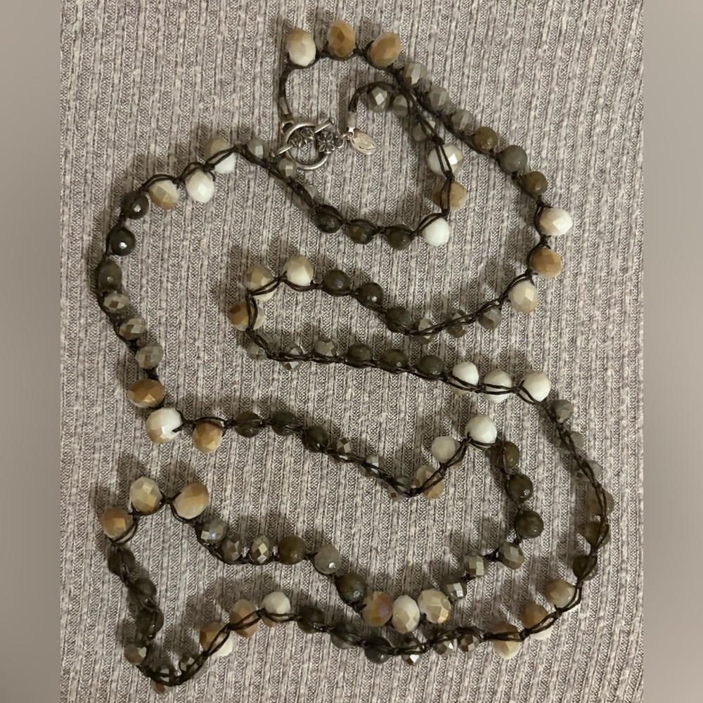 Vintage An Old Soul signed silver tone gray, black, white &beige beaded necklace